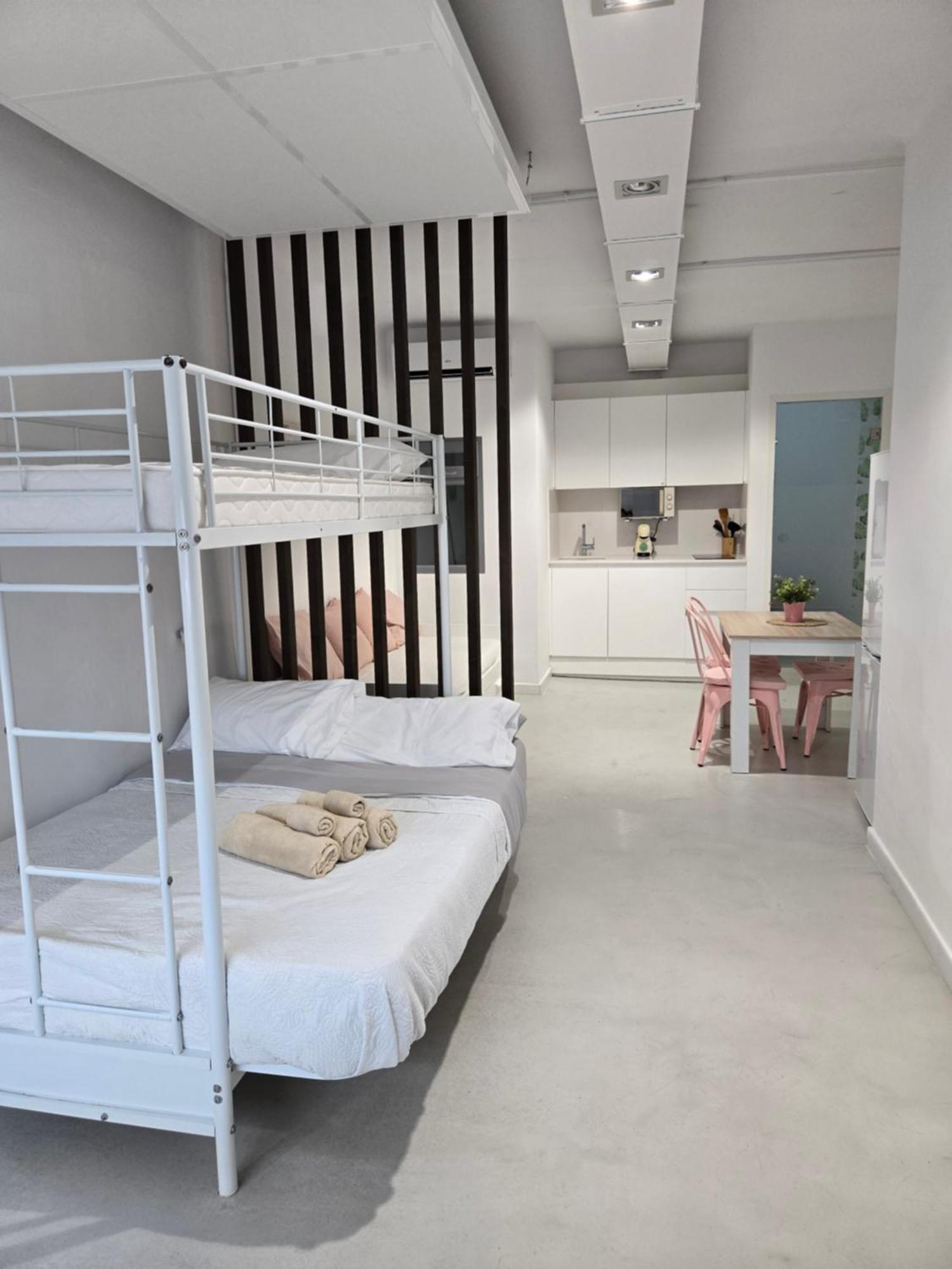 Little Love Hospitalet De L'Infant Exterior photo
